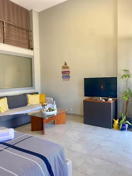 Cozy Apartment Near To The Airport Kouvaras ภายนอก รูปภาพ